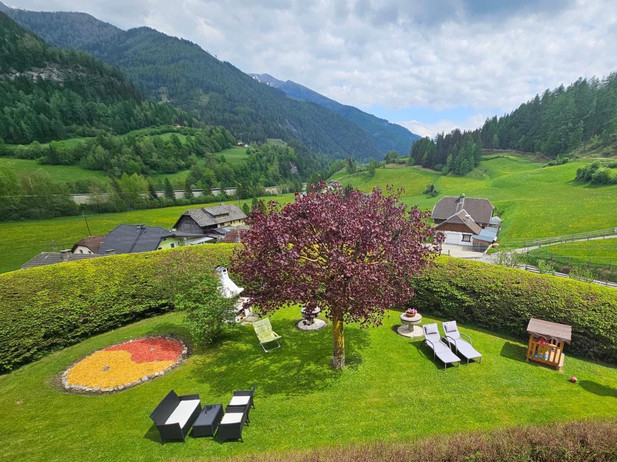 ホテル Haus Pfeifenberger ツェーダーハウス エクステリア 写真